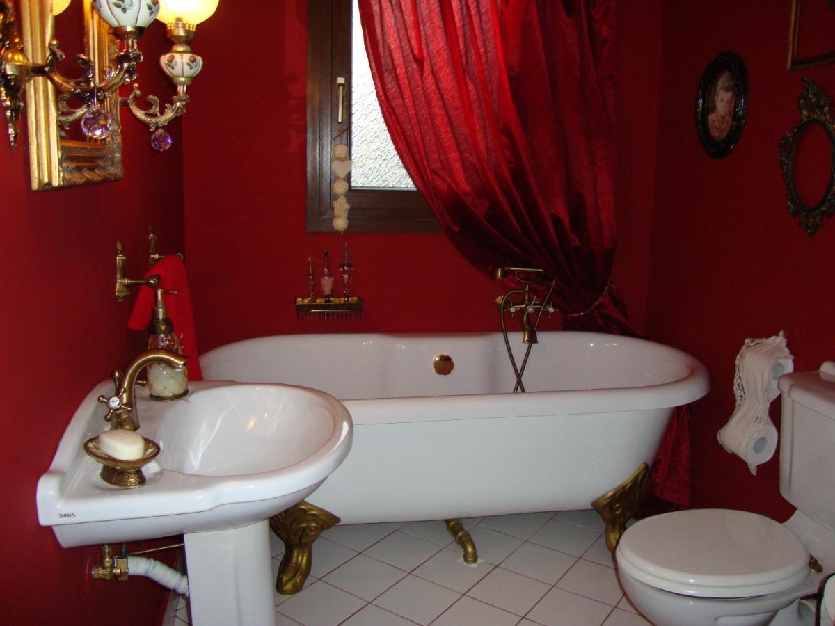Eva's Luxury *