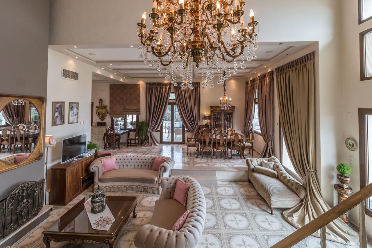 Eva's Luxury *